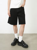 Gerade geschnittene, lockere Jeansshorts mit weitem Bein