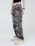 Lockere Workwear-Cargo-Jeans im Camouflage-Stil