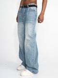 Blaue gerade Jeans mit weitem Bein