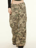 Lockere Cargohose mit Camouflage-Muster