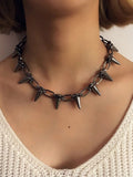 Collier ras du cou punk à rivets